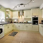 Villa Amizade